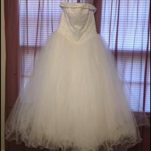 Wedding dress
